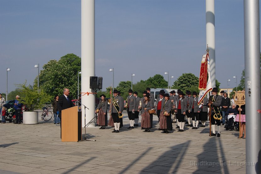 2011_04_28 Maibaumaufstellen in St. Poelten (28)